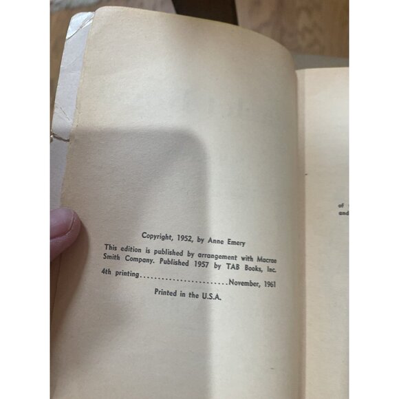 Scarlet Royal by Anne Emery 1967 Vintage - Picture 9 of 14